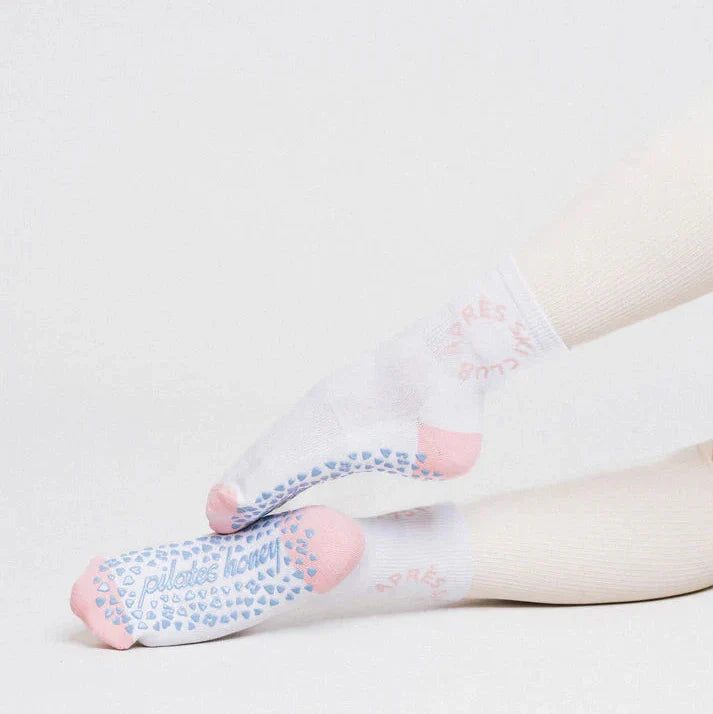 Apres Ski Club Shorty - Ankle Grip Sock (Barre / Pilates)