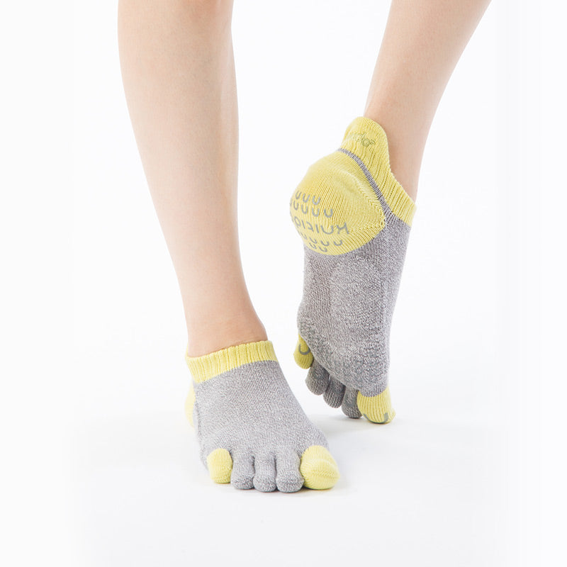 Two Colors Ankle Grip Toe Socks With Power Pads