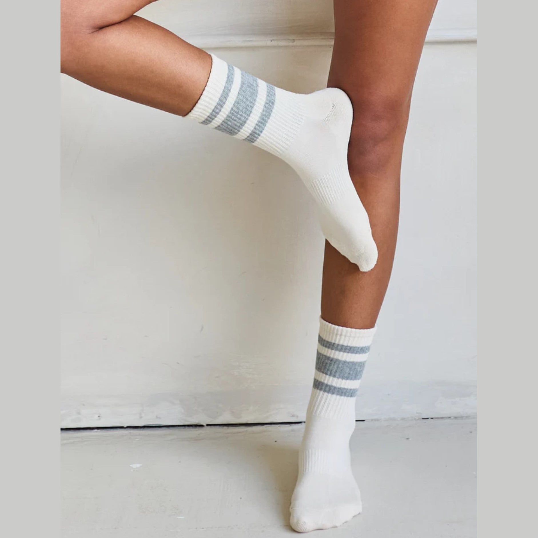 Everyday Retro Crew Socks - Grey (No Grip)