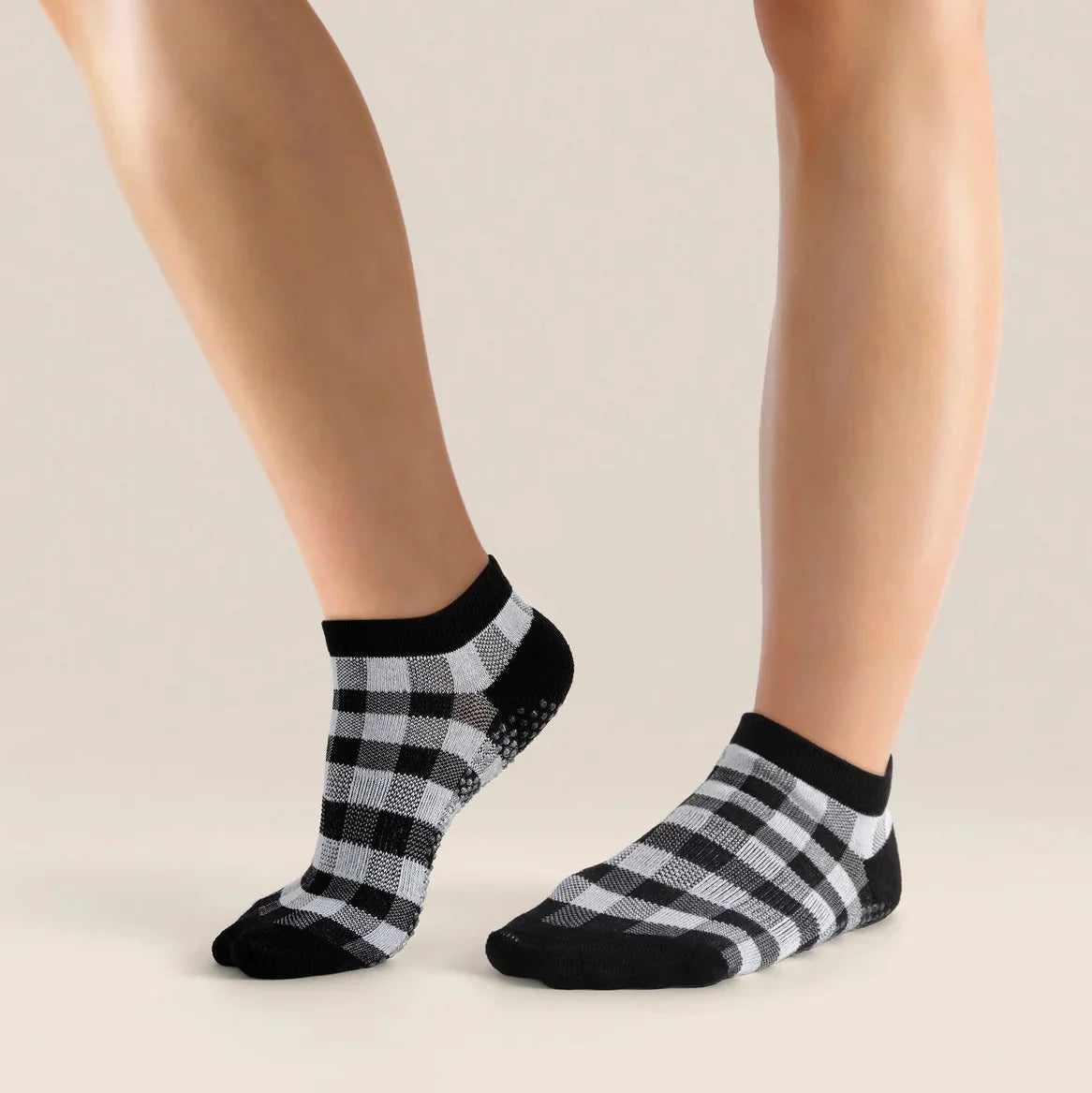 Classic Low Rise Grip Socks - Monochrome Gingham (Barre / Pilates)