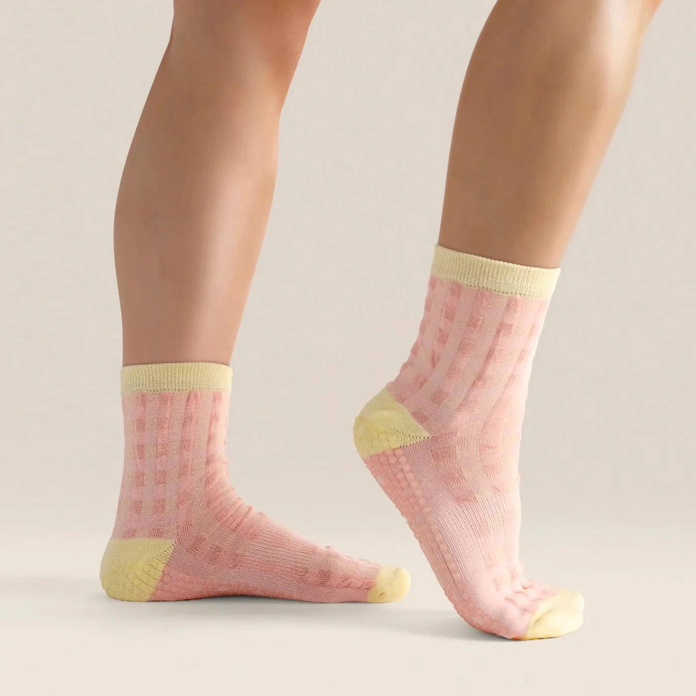 Crew Grip Socks - Gingham (Barre / Pilates)