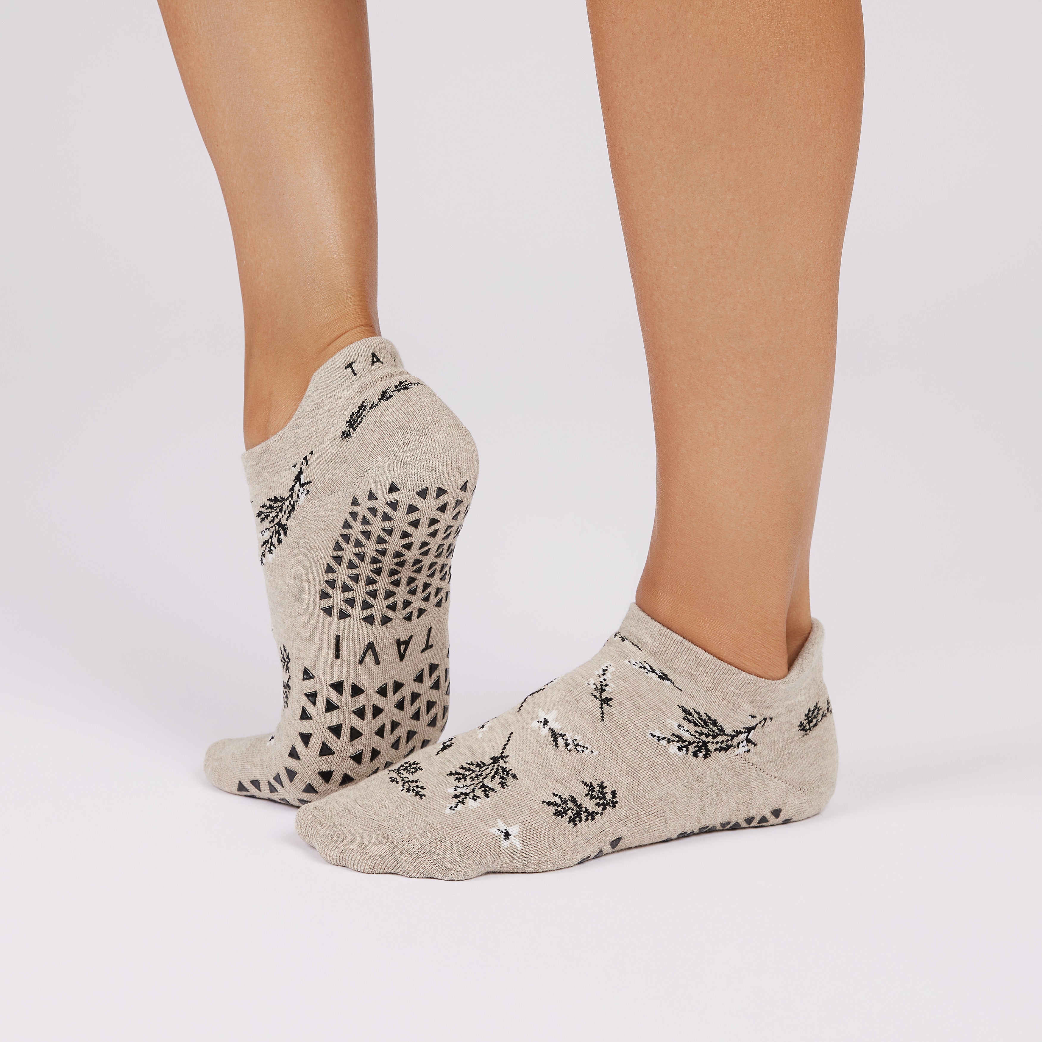 Savvy Grip Socks - Heather Shitake